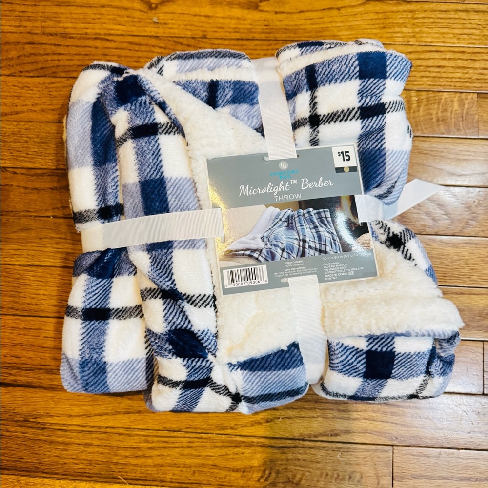 Comfort Bay Blue White Plaid 50” x 60” Throw Blanket Microlight Berber Soft